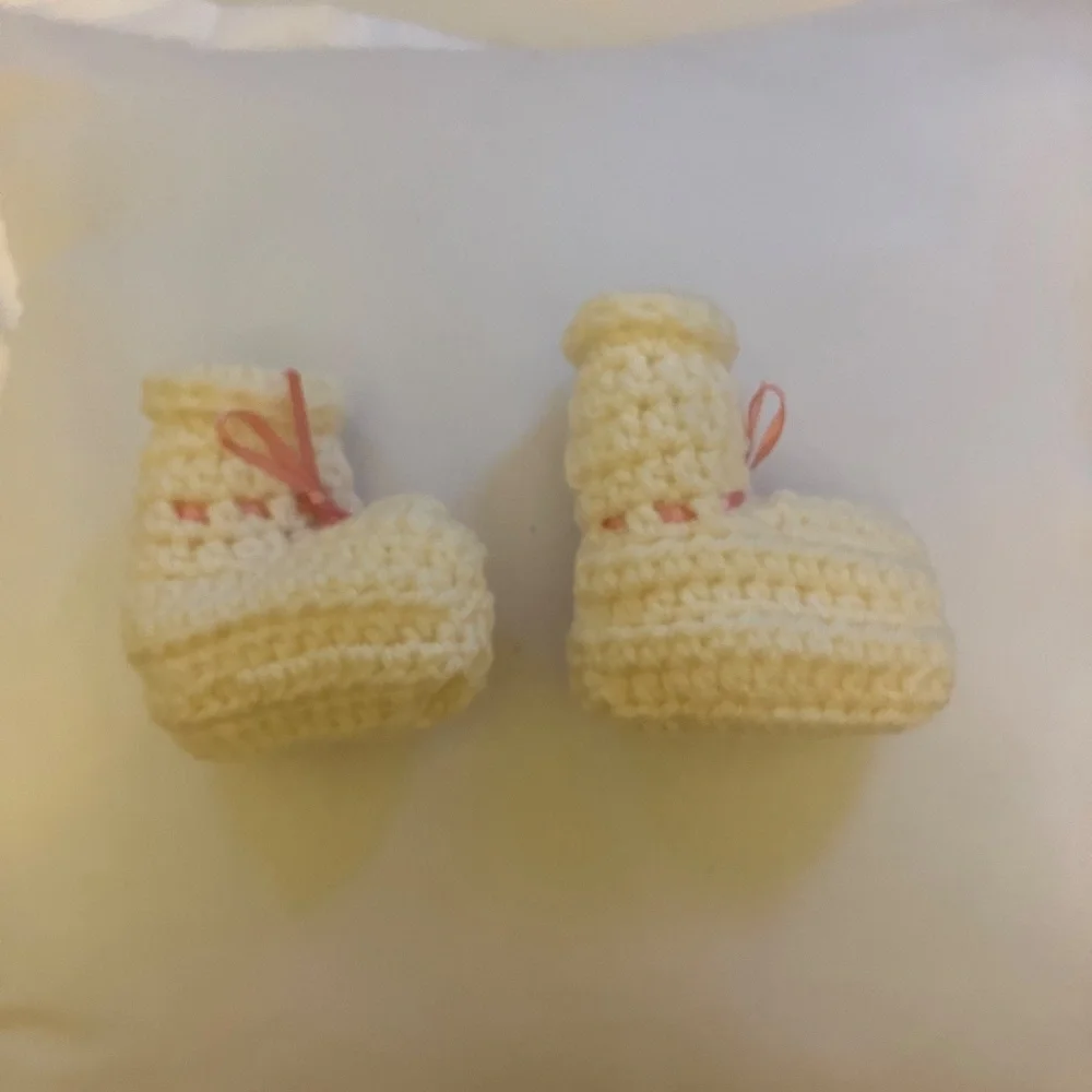 NWOT - Handmade Baby Booties Ivory w/Pink Ribbon Ties - Size 0-2 Months